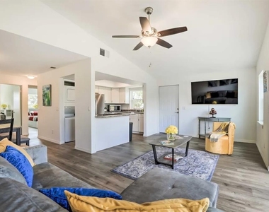 3303 W Shell Point #a Road - Photo Thumbnail 8