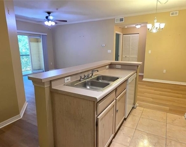 5618 Pinnacle Heights Circle - Photo Thumbnail 17