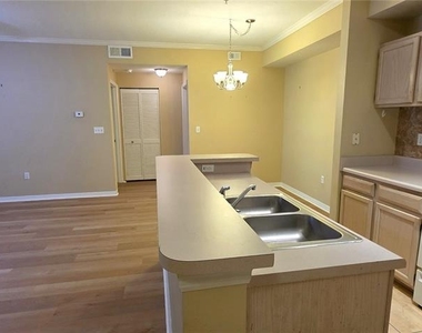 5618 Pinnacle Heights Circle - Photo Thumbnail 14