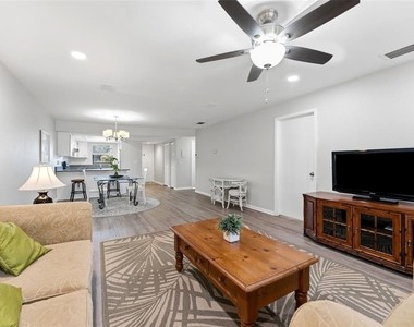 101 Lake Avenue Ne - Photo Thumbnail 14