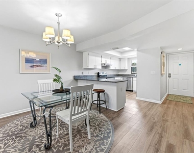 101 Lake Avenue Ne - Photo Thumbnail 16