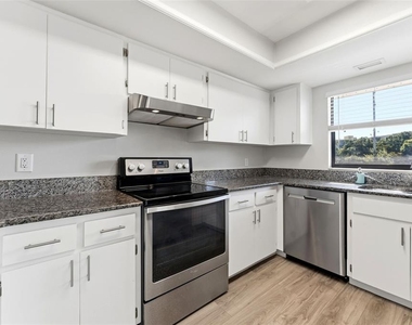 101 Lake Avenue Ne - Photo Thumbnail 19