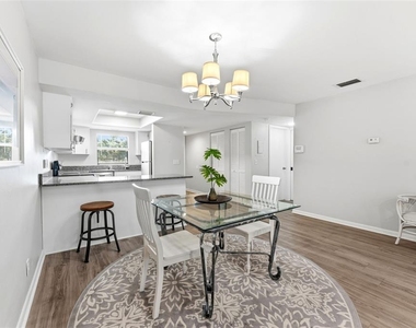 101 Lake Avenue Ne - Photo Thumbnail 15