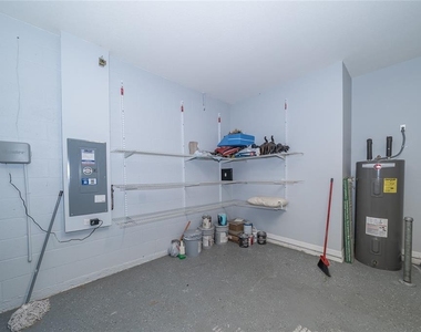 1092 Pipestone Place - Photo Thumbnail 38
