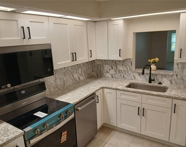1245 S Martin Luther King Jr Avenue - Photo Thumbnail 3