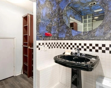 10438 Saint Tropez Place - Photo Thumbnail 15