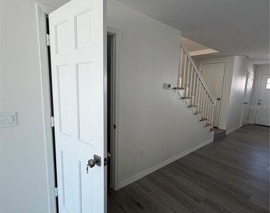 716 Bayway Boulevard - Photo Thumbnail 10