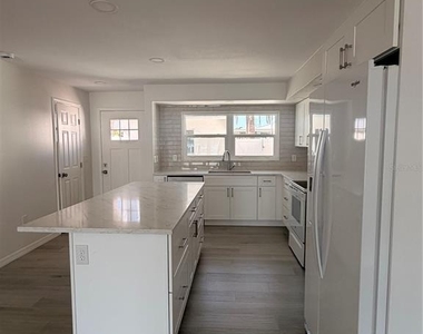 716 Bayway Boulevard - Photo Thumbnail 23