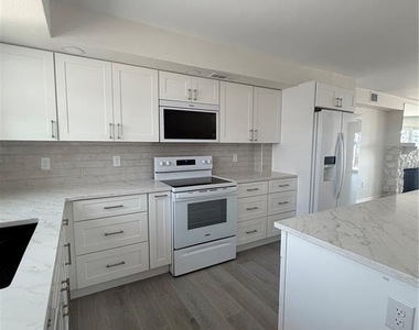 716 Bayway Boulevard - Photo Thumbnail 4