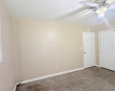 1304 Browning Street - Photo Thumbnail 12