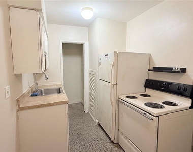 1304 Browning Street - Photo Thumbnail 6