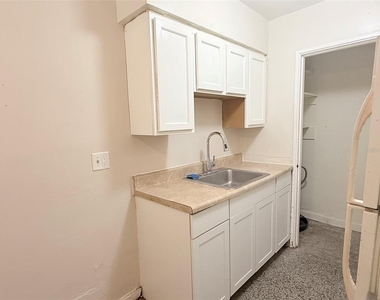 1304 Browning Street - Photo Thumbnail 8