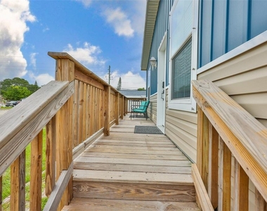 1169 8th Avenue Ne - Photo Thumbnail 4