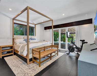 1912 Ne 119th Road - Photo Thumbnail 39