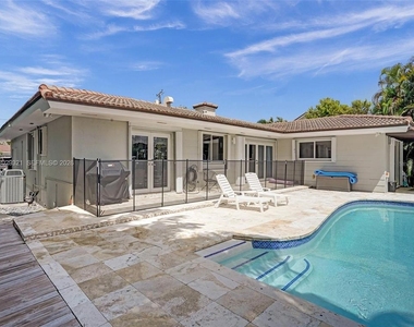 1912 Ne 119th Road - Photo Thumbnail 59