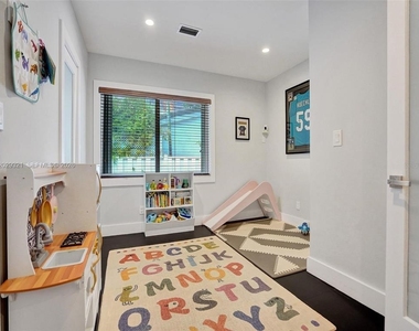 1912 Ne 119th Road - Photo Thumbnail 43