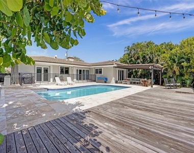 1912 Ne 119th Road - Photo Thumbnail 58