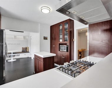 1912 Ne 119th Road - Photo Thumbnail 23