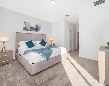 9335 Sommerset Hills Drive - Photo Thumbnail 15