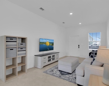 2845 Pierr Street - Photo Thumbnail 9