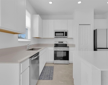 2845 Pierr Street - Photo Thumbnail 12
