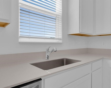 2845 Pierr Street - Photo Thumbnail 14