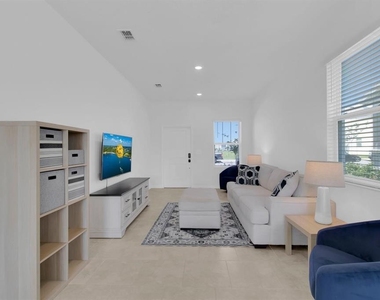 2845 Pierr Street - Photo Thumbnail 8