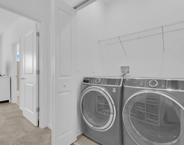 2845 Pierr Street - Photo Thumbnail 22