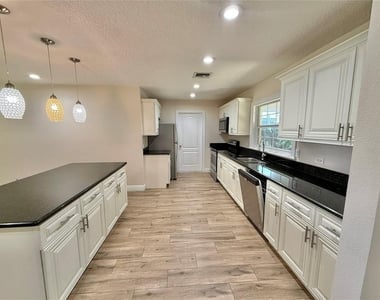 2810 Flowertree Road - Photo Thumbnail 4