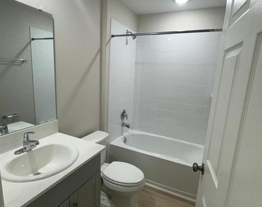 1049 Foreshore Lane - Photo Thumbnail 3