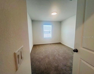 11525 Straits Way - Photo Thumbnail 6