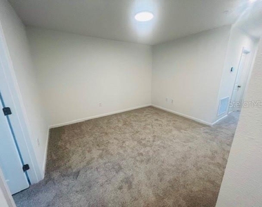 11525 Straits Way - Photo Thumbnail 5