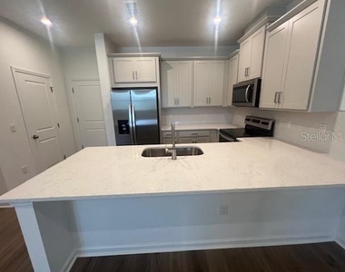 11525 Straits Way - Photo Thumbnail 2