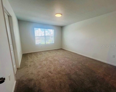 11525 Straits Way - Photo Thumbnail 8