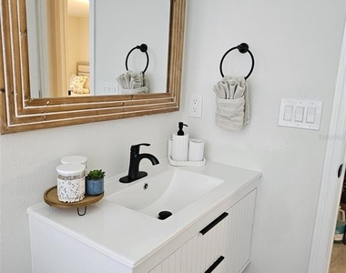 460 Creek Lane Drive - Photo Thumbnail 14