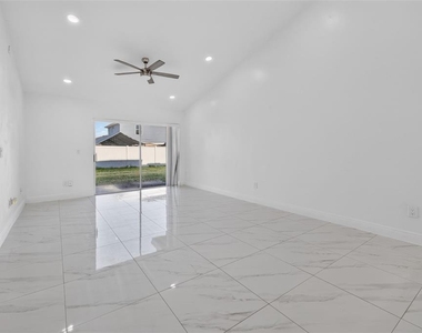 3128 Sandy Shore Lane - Photo Thumbnail 17