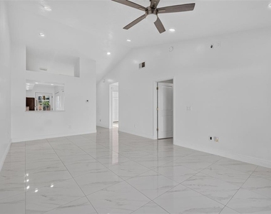 3128 Sandy Shore Lane - Photo Thumbnail 20