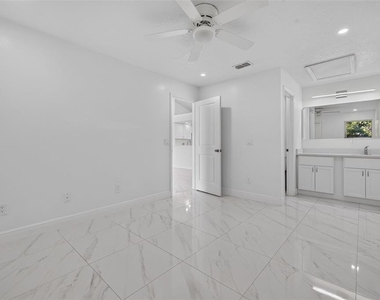 3128 Sandy Shore Lane - Photo Thumbnail 32