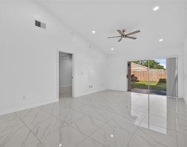 3128 Sandy Shore Lane - Photo Thumbnail 18