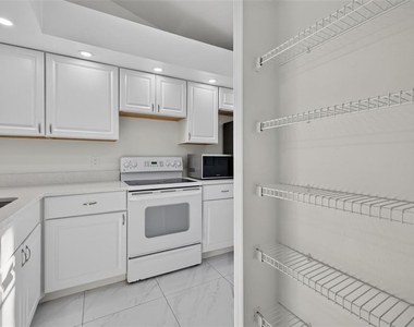 3128 Sandy Shore Lane - Photo Thumbnail 9