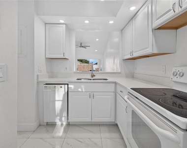 3128 Sandy Shore Lane - Photo Thumbnail 14