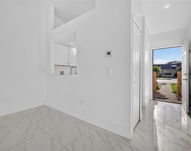 3128 Sandy Shore Lane - Photo Thumbnail 11