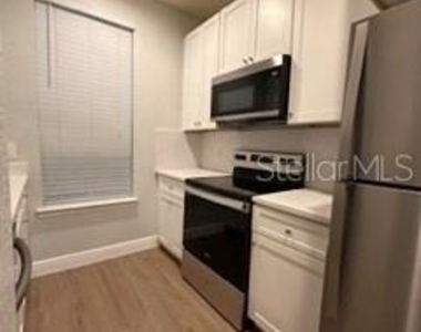 860 N Orange Avenue - Photo Thumbnail 6