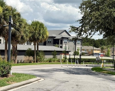326 Chelsea Drive - Photo Thumbnail 8