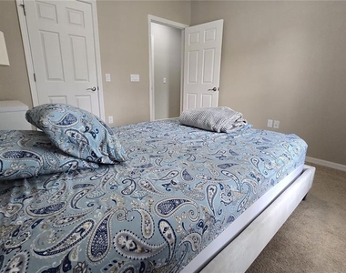 3729 Isles Arbor Lane - Photo Thumbnail 13