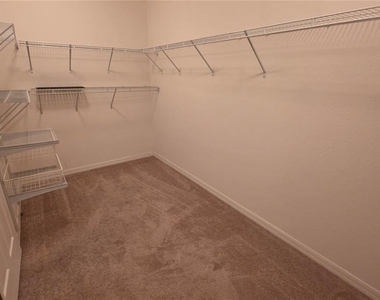 3729 Isles Arbor Lane - Photo Thumbnail 19