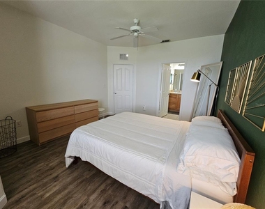 8335 38th Street Circle E - Photo Thumbnail 18