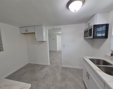 27 E Lemon Street - Photo Thumbnail 12
