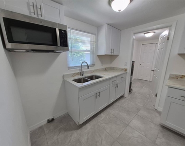 27 E Lemon Street - Photo Thumbnail 6