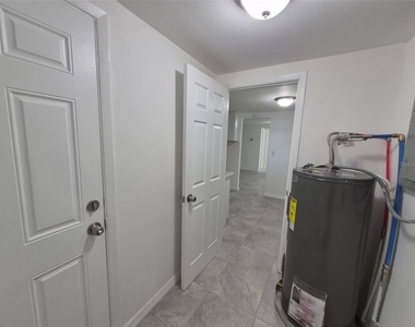27 E Lemon Street - Photo Thumbnail 9